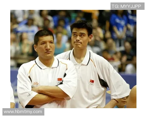 姚明重返校园探望恩师感恩师恩传承篮球精神 姚明重返校园探望恩师感恩师恩传承篮球精神